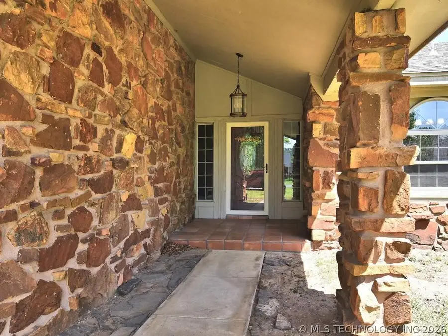 21911 W 12th Street, Sand Springs, OK 74063 - #2