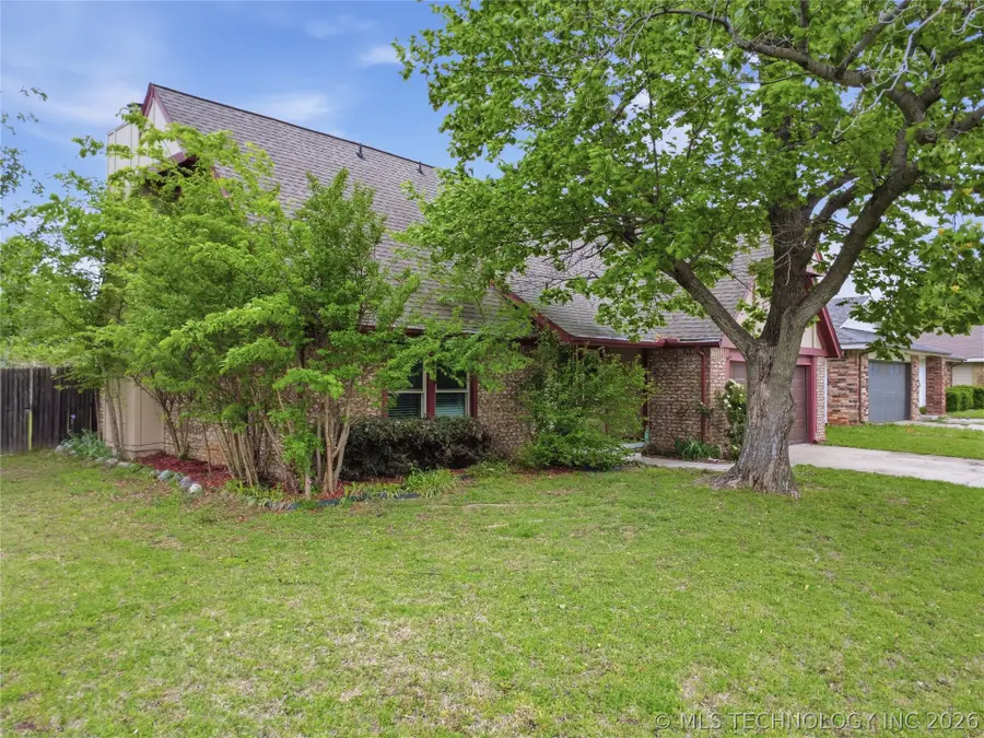 1112 W Queens Place, Broken Arrow, OK 74012 - #2