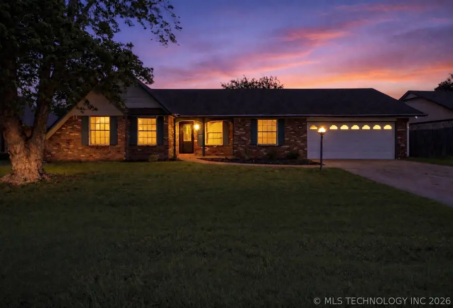 2616 W Commercial Street, Broken Arrow, OK 74012 - #2