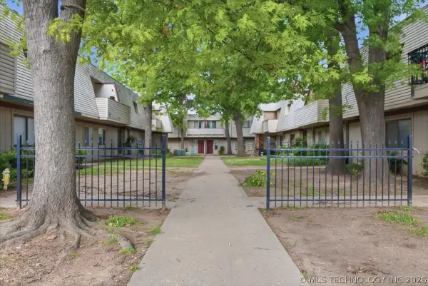 2215 E 66th Place S #1004, Tulsa, OK 74136