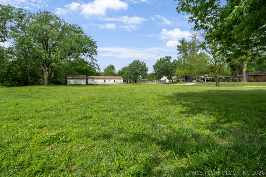 807 W Walnut Street, Collinsville, OK 74021 - #3
