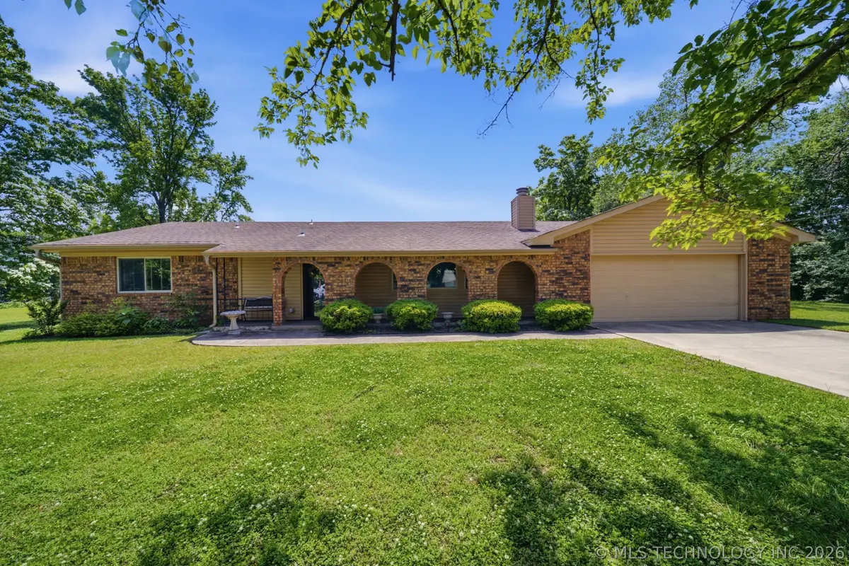 201 Country Lane, Skiatook, OK 74070 - #1