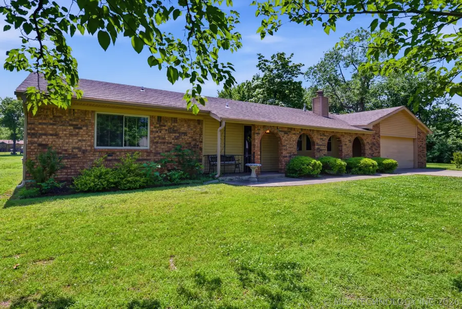 201 Country Lane, Skiatook, OK 74070 - #2