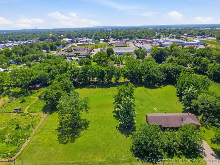 201 Country Lane, Skiatook, OK 74070 - #3