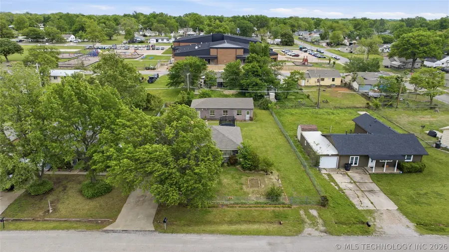 1522 Colorado Avenue, Bartlesville, OK 74003 - #2