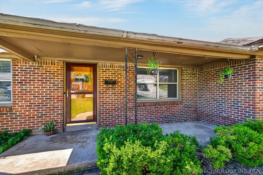 129 Fleetwood Place, Bartlesville, OK 74006 - #2