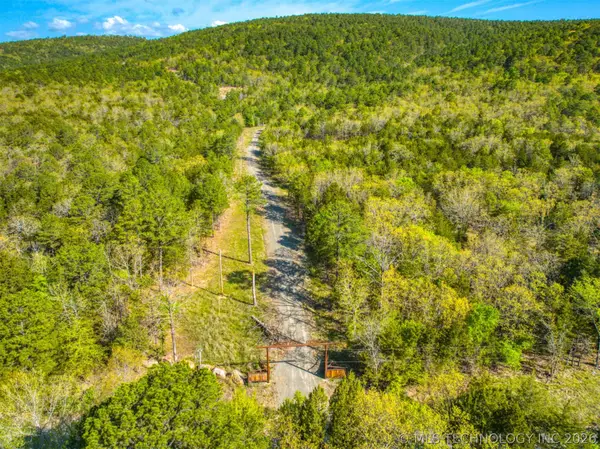 40 Savage Road, Pittsburg, OK 74560