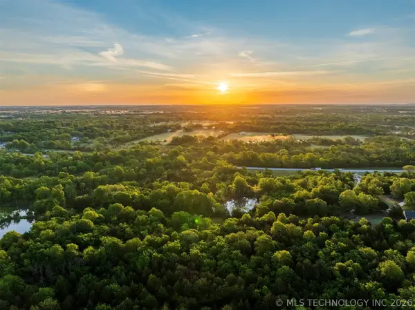 1928 E 9th Street, Okmulgee, OK 74447