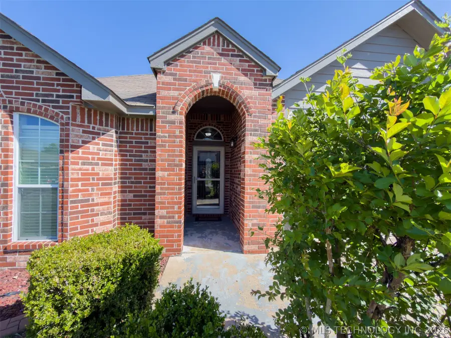 13227 E 132nd Street N, Collinsville, OK 74021 - #2