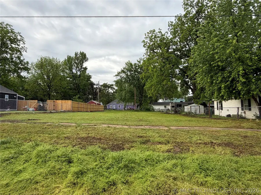 310 E Cypress Street, Coweta, OK 74429 - #2