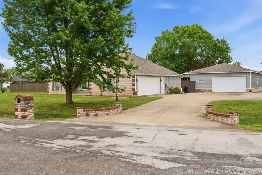 25406 S Valley Drive, Claremore, OK 74019 - #2