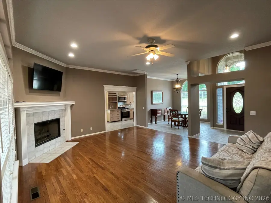 2909 Brook Lane, Sapulpa, OK 74066 - #2