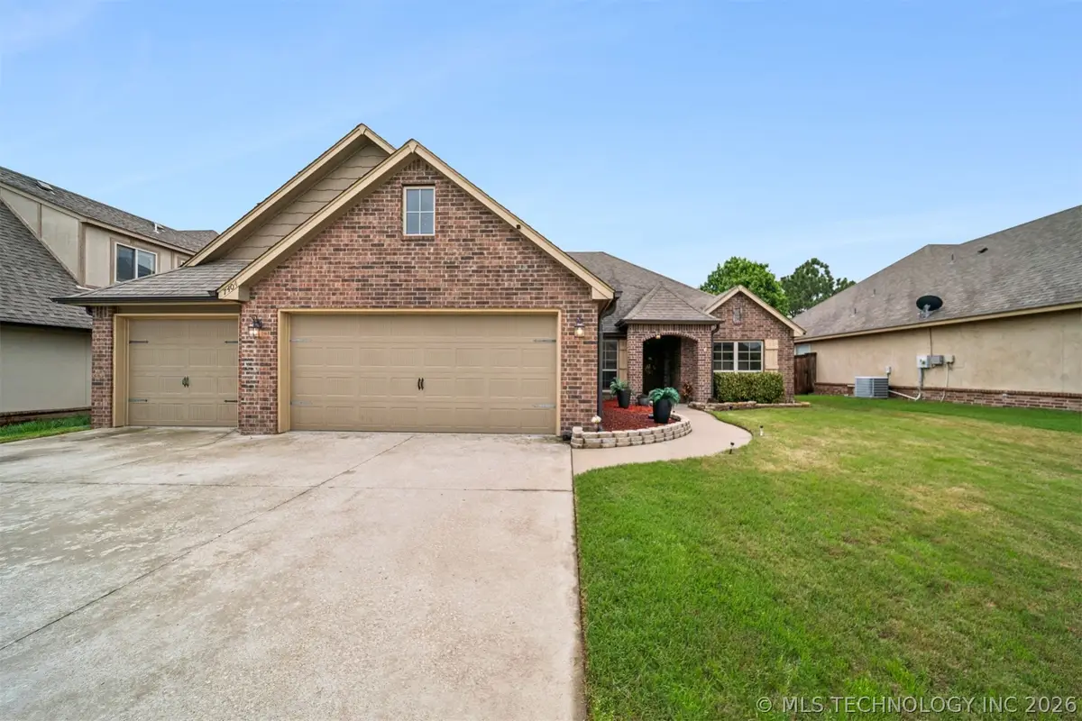 7404 E 83rd Street, Owasso, OK 74055 - #1