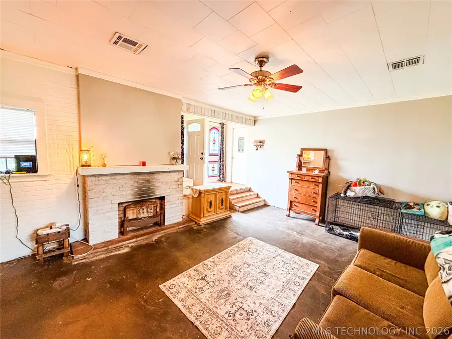 208 S Campbell Avenue, Oilton, OK 74052 - #3