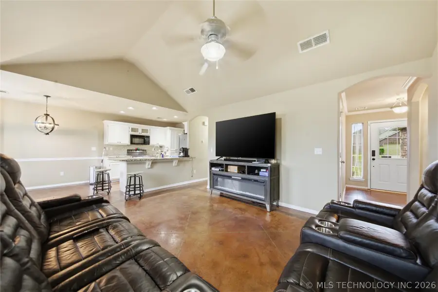 5318 Redbud Drive, Sand Springs, OK 74063 - #3