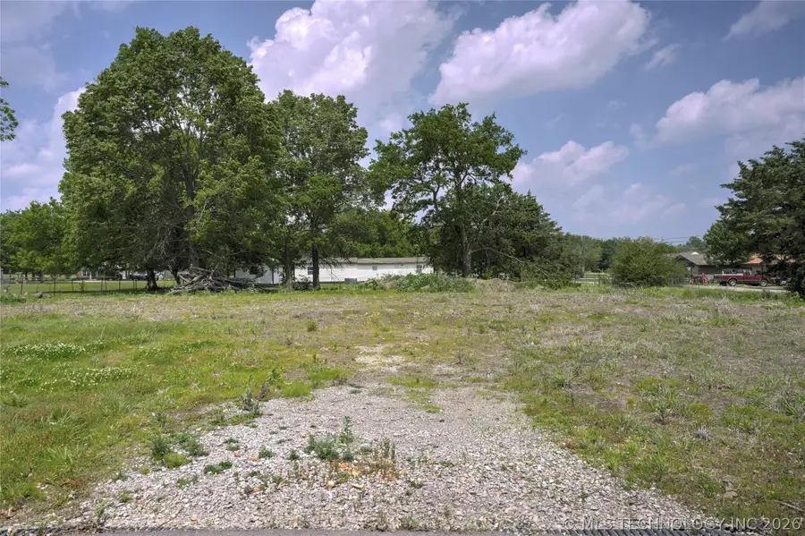 809 NE 5th Street, Wagoner, OK 74467 - #2