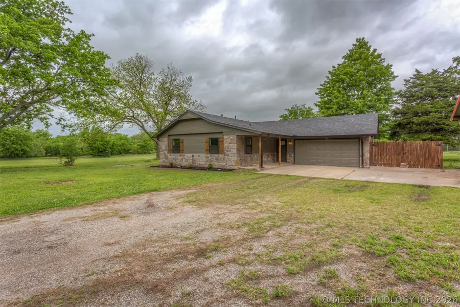 418 W Cooweescoowee Avenue W, Oologah, OK 74053 - #2