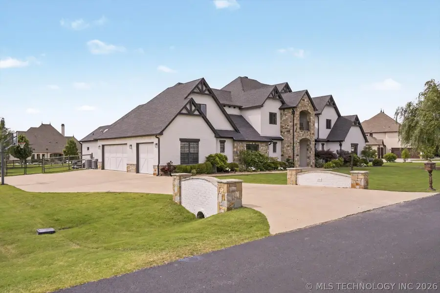 6372 N Wildwood Lane, Owasso, OK 74055 - #3
