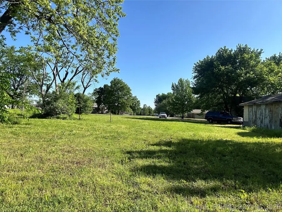 522 W 6th Street, Chelsea, OK 74016 - #3