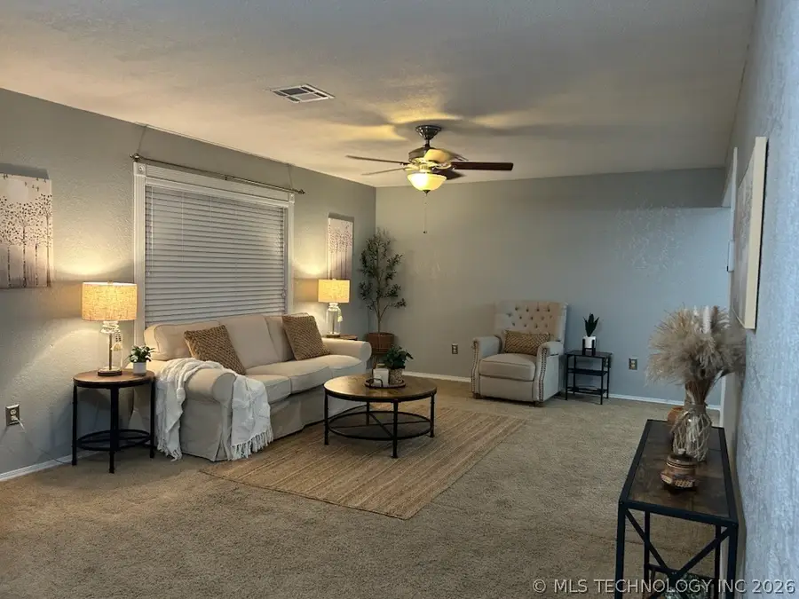 3133 Cardinal Drive, Ardmore, OK 73401 - #3