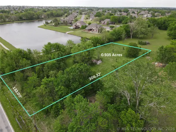 Sheridan Road, Owasso, OK 74055