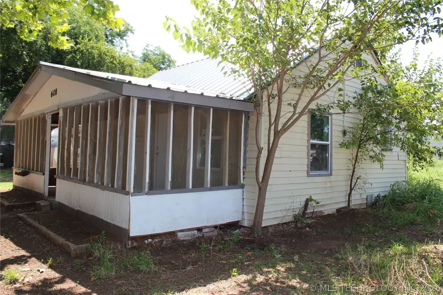608 Lincoln Street, Ryan, OK 73565 - #3