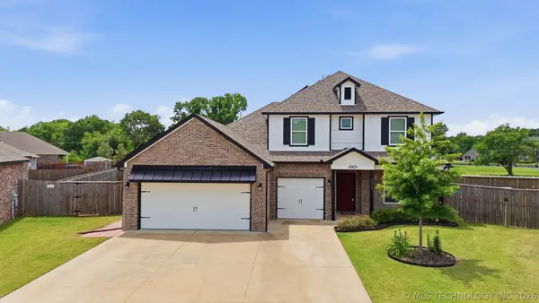 2017 W Fredericksburg Court, Broken Arrow, OK 74011