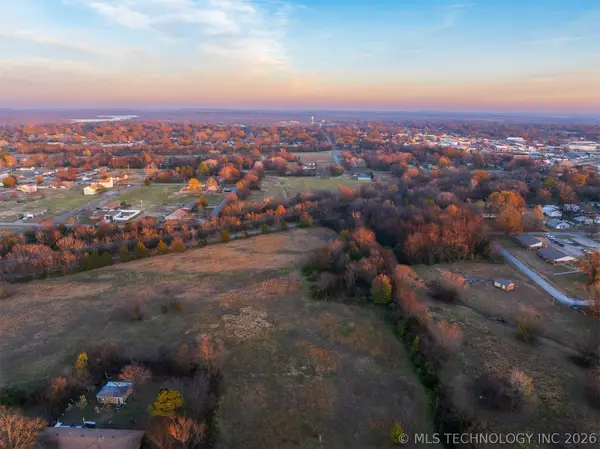 8 N Pierce Avenue, Wagoner, OK 74467