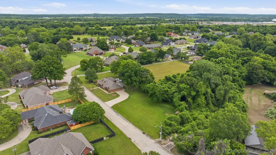 3006 N Country Club Road, Muskogee, OK 74403 - #2