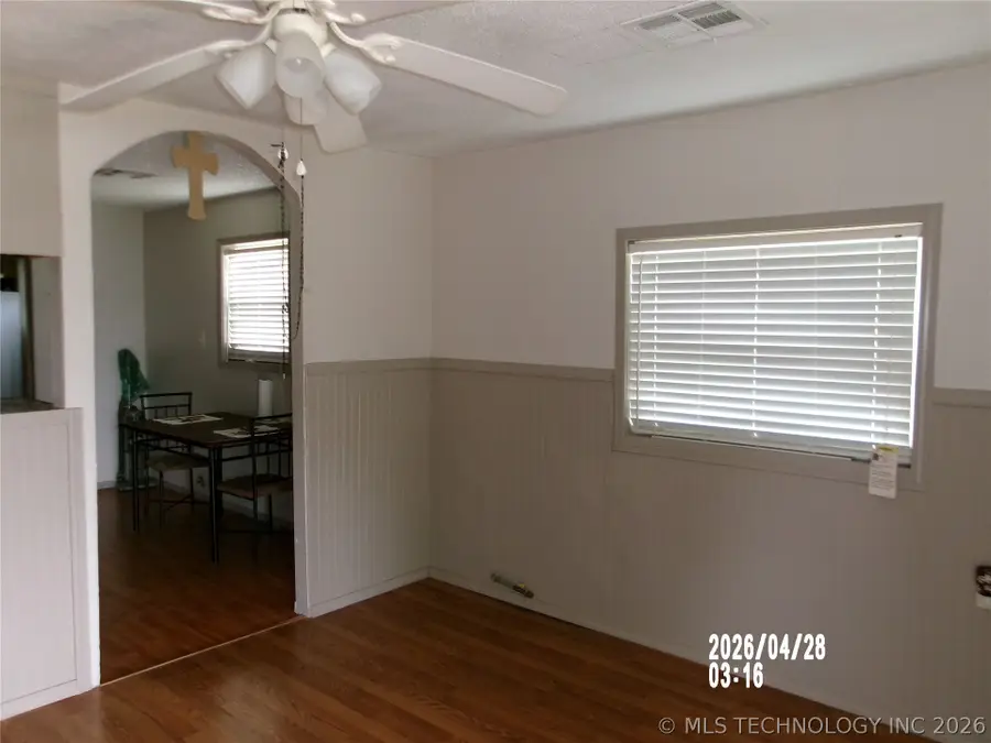 721 S Hickory Avenue, Bartlesville, OK 74003 - #2