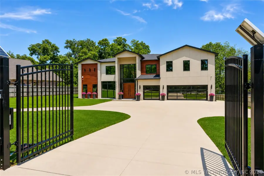 4621 S Columbia Place, Tulsa, OK 74105 - #2
