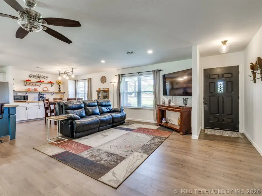 7033 E Battenfield Drive, Claremore, OK 74019 - #3