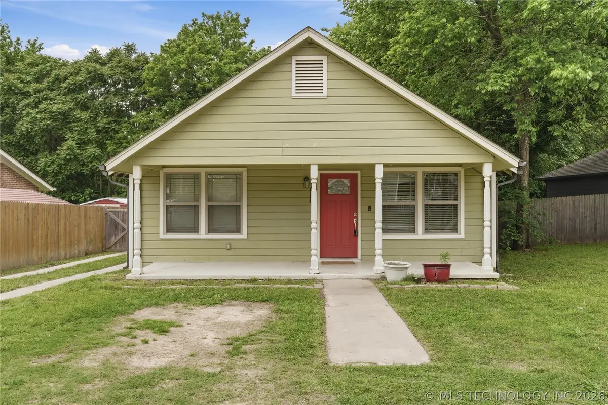 120 N Division Street E, Coweta, OK 74429 - #1