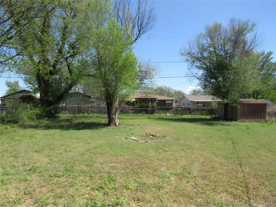 324 SE Edgewood Avenue, Bartlesville, OK 74006 - #3