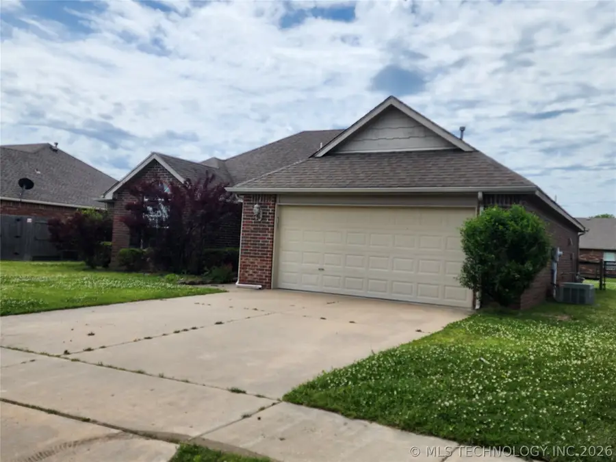 8908 N 153rd East Avenue, Owasso, OK 74055 - #3