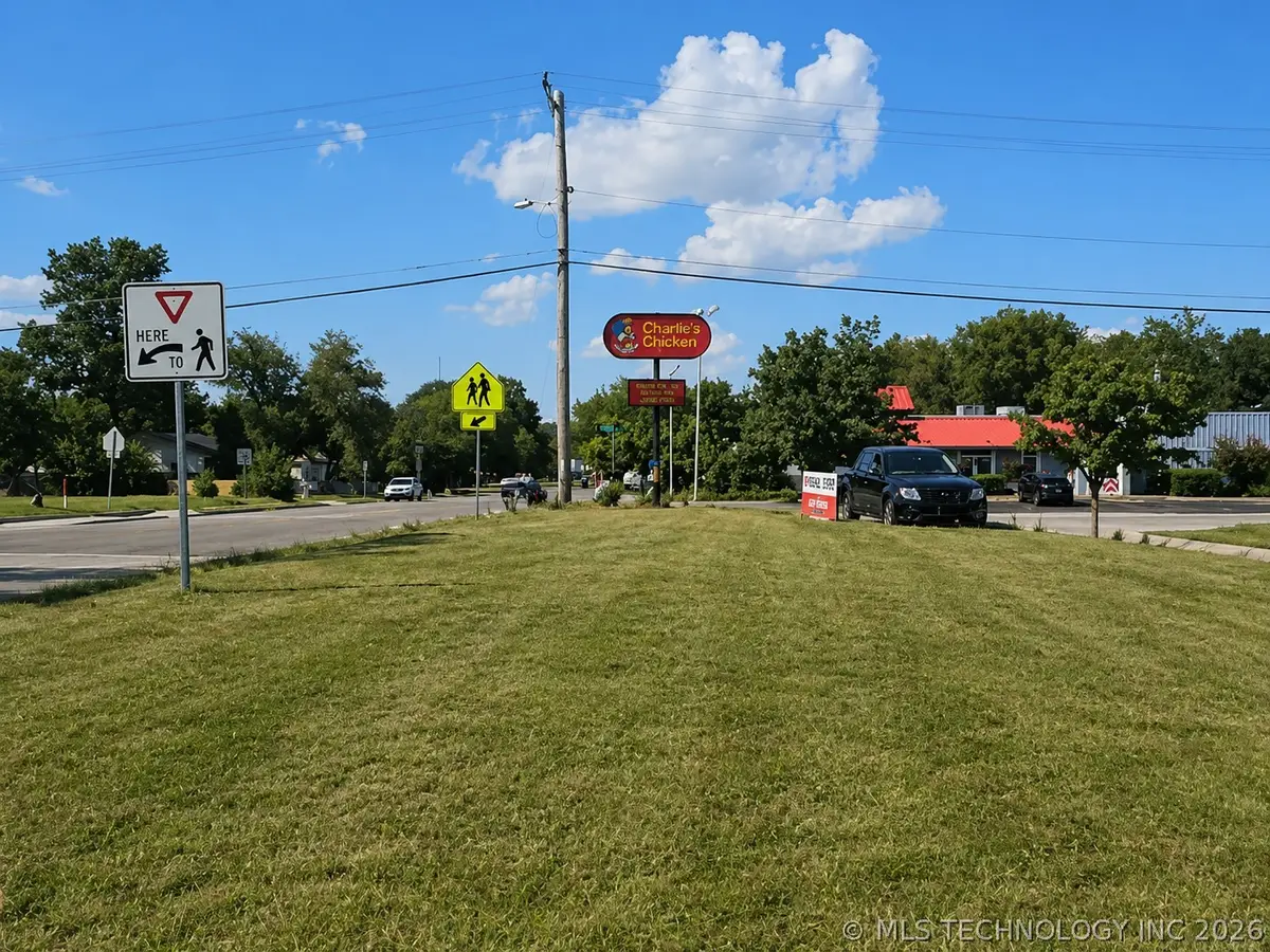 4801 S 33rd West Avenue, Tulsa, OK 74107 - #1