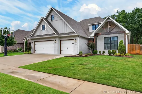 11226 S Tamarack Street, Jenks, OK 74037