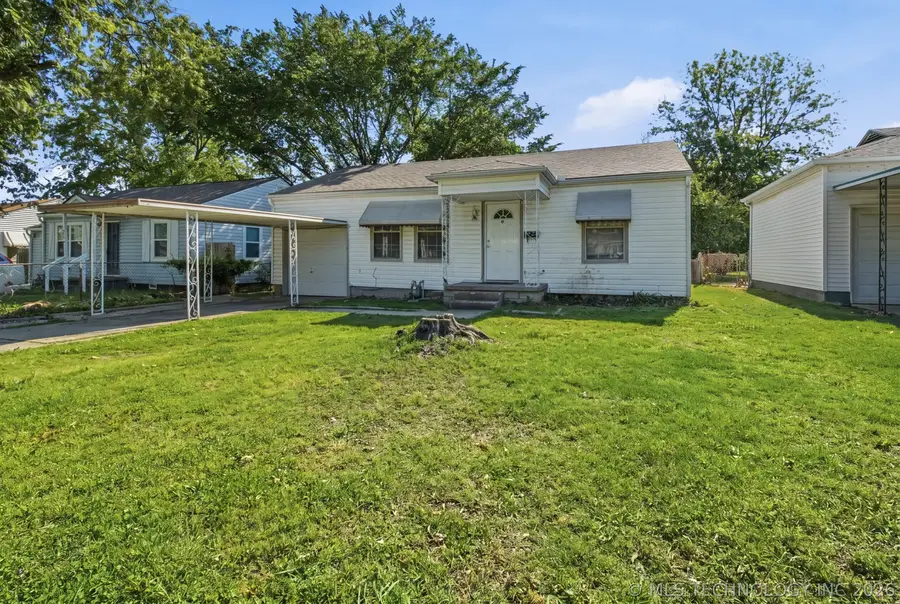 4523 S 28th West Avenue, Tulsa, OK 74107 - #2