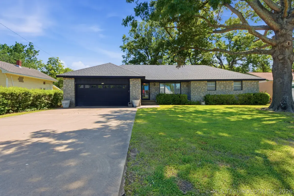 530 W 8th Street, Chelsea, OK 74016 - #1