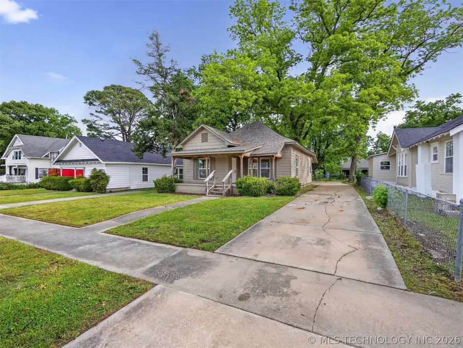 316 E 5th Street, Claremore, OK 74017 - #2