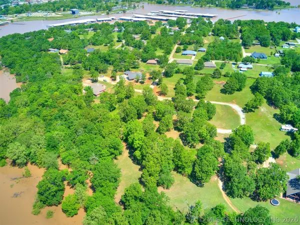 8 E 1200, Eufaula, OK 74432