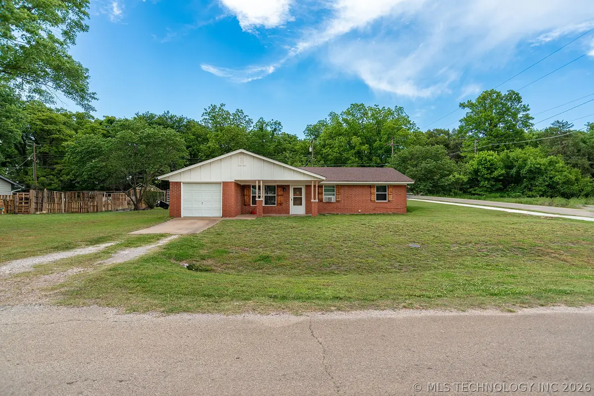 104 NE 7th, Perkins, OK 74059 - #1