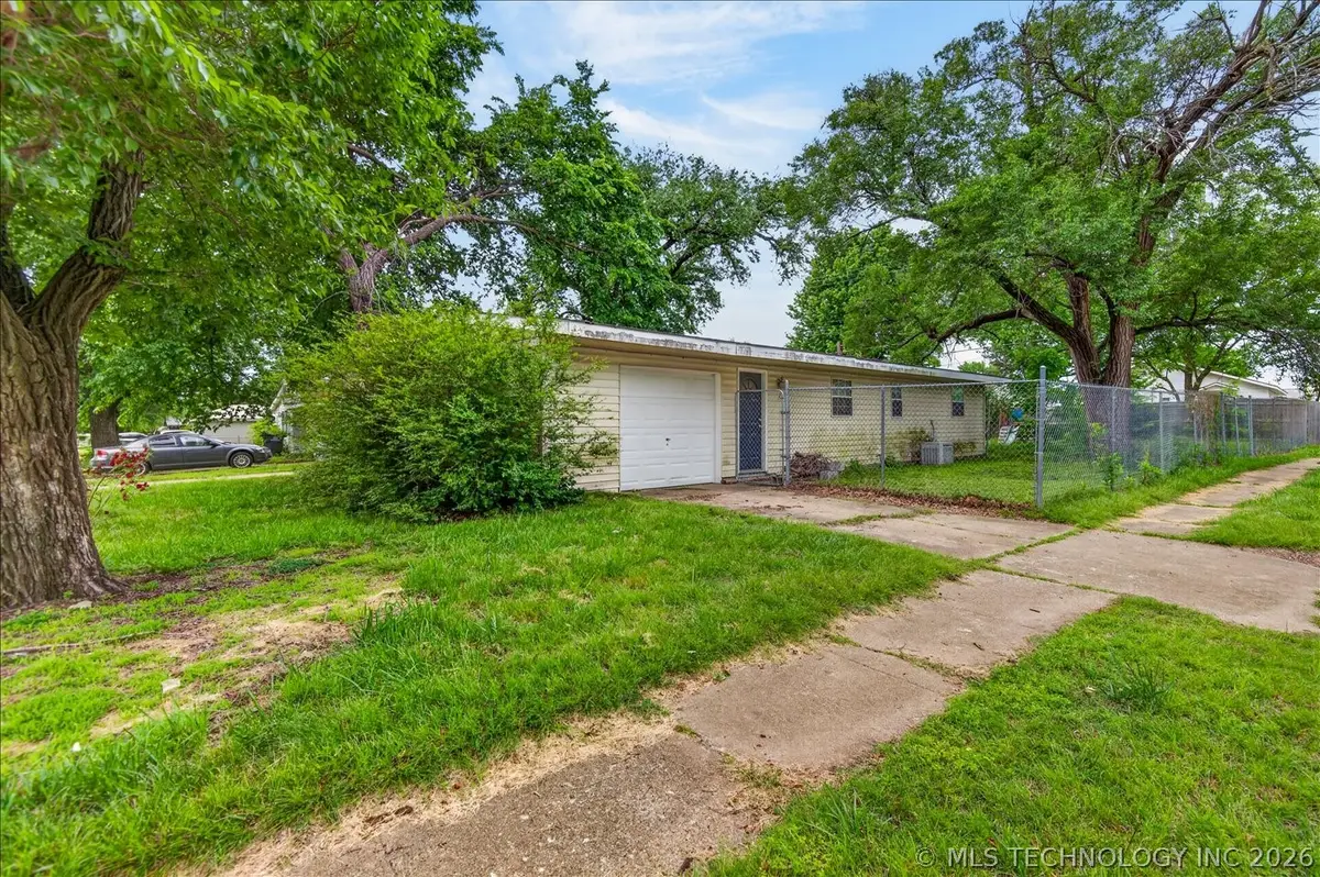 221 Spring Road, Bartlesville, OK 74003 - #1