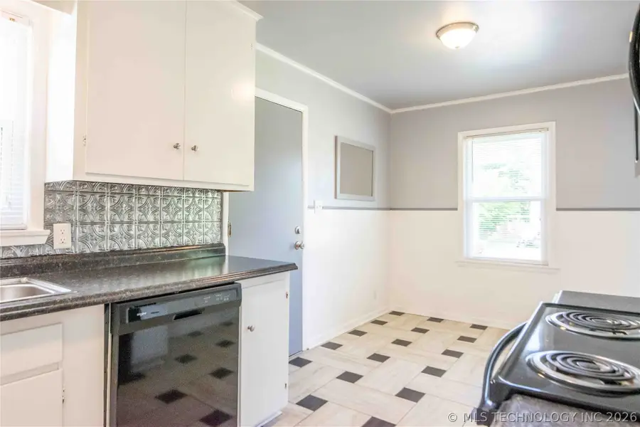 2104 W 48th Place, Tulsa, OK 74107 - #2
