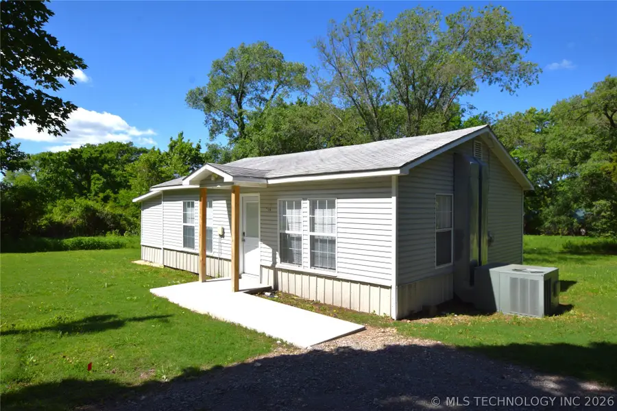 516 S Cherokee Street, Stilwell, OK 74960 - #2
