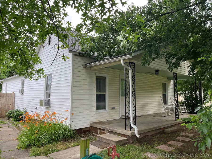 610 W Washington Avenue, Krebs, OK 74501 - #2