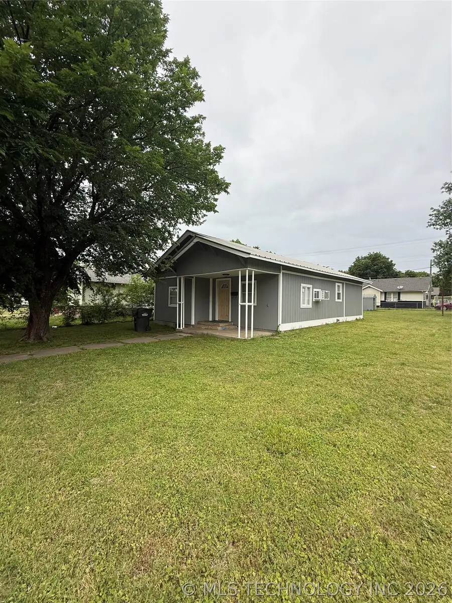1202 W Division Street, Henryetta, OK 74437 - #2