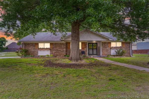 712 W Oakland Street, Broken Arrow, OK 74012