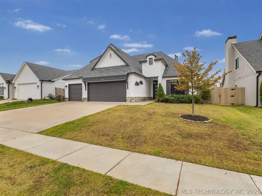 528 E 126th Street S, Jenks, OK 74037 - #2