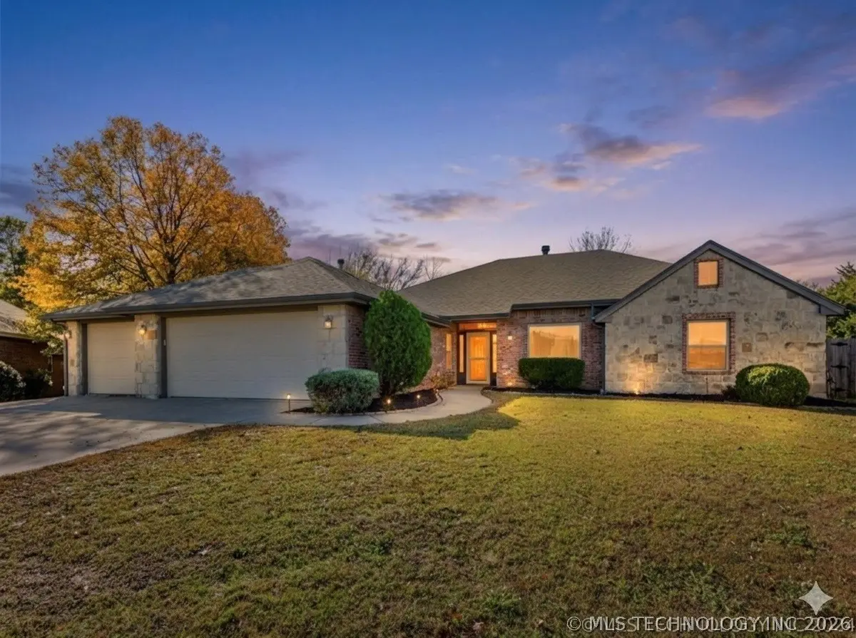 1257 East Drive, Bartlesville, OK 74006 - #1